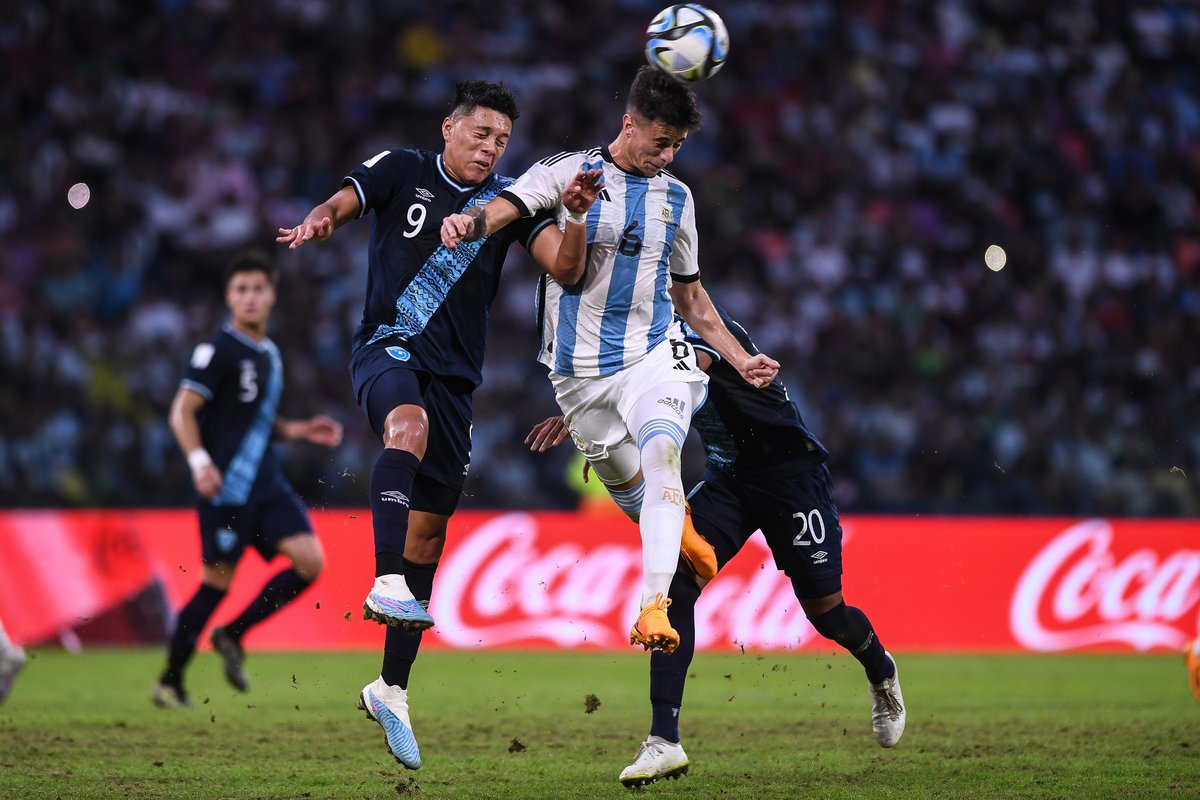 ¡NUEVA DERROTA DE LA SELE, PERO SIGUE CON VIDA!

Argentina impuso condiciones al vencer 3-0 a Guatemala y se clasifica a la siguiente ronda de la Copa Mundial FIFA 2023.

La bicolor se jugará su última carta el próximo viernes contra Uzbekistán.

#SeleSub20