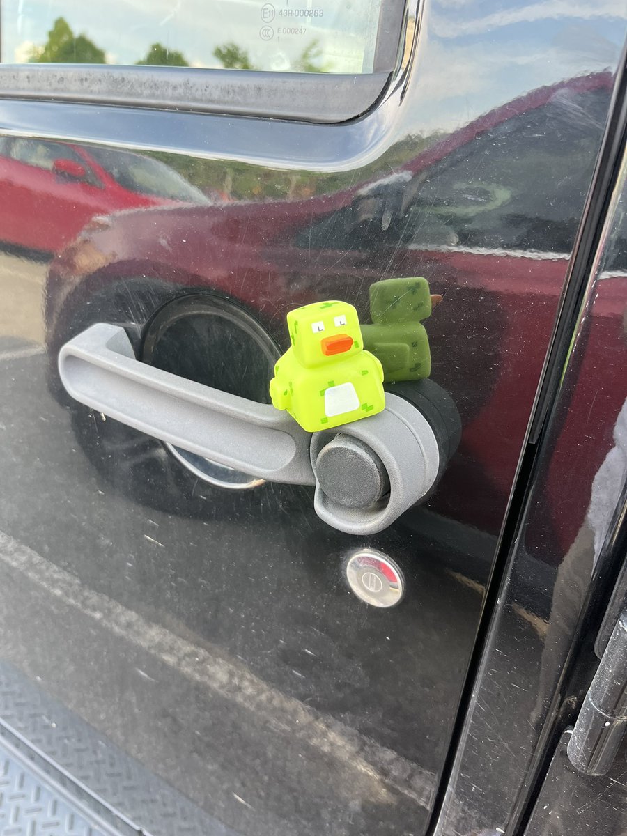 DavidLDrennan's tweet photo. I got this #duckduckjeep today. 😎 very cool. https://t.co/Tj6LbkEz9K