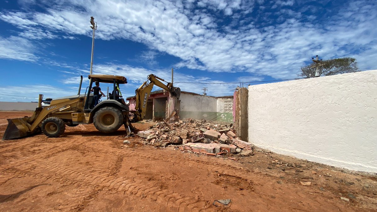 GobernacionNe's tweet photo. Muy pronto los habitantes de Tubores tendrán su estadio totalmente recuperado, muestra de nuestro compromiso con el #deporte y la juventud de #Margarita, Coche y Cubagua. 

#IslaDeMargarita
#NuevaEsparta https://t.co/rhqqpdTHAK