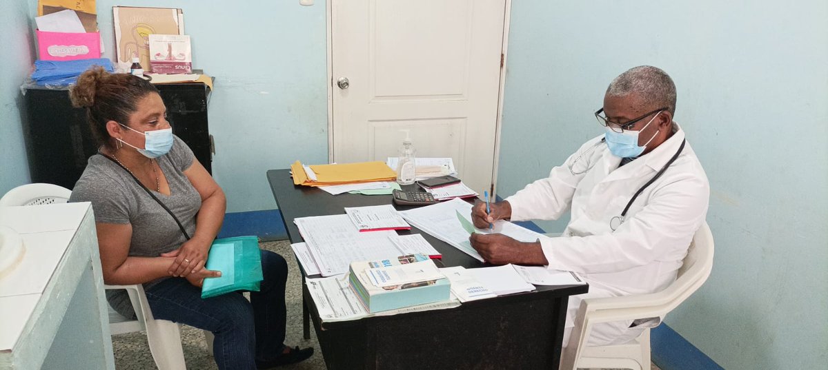 BPoptun's tweet photo. Dr Javier Pérez Azahares procedente de Guantánamo, graduado de Médico 1992.Especialista en MGI
Misiones internacionalistas Angola
Desde Septiembre del 2019 pertenece a la BMC Poptun,Guatemala 
#60Aniversario 
#CubaCoopera 
@BMC_GUATEMALA 
@MarihetaR https://t.co/0ffpTYWDVw