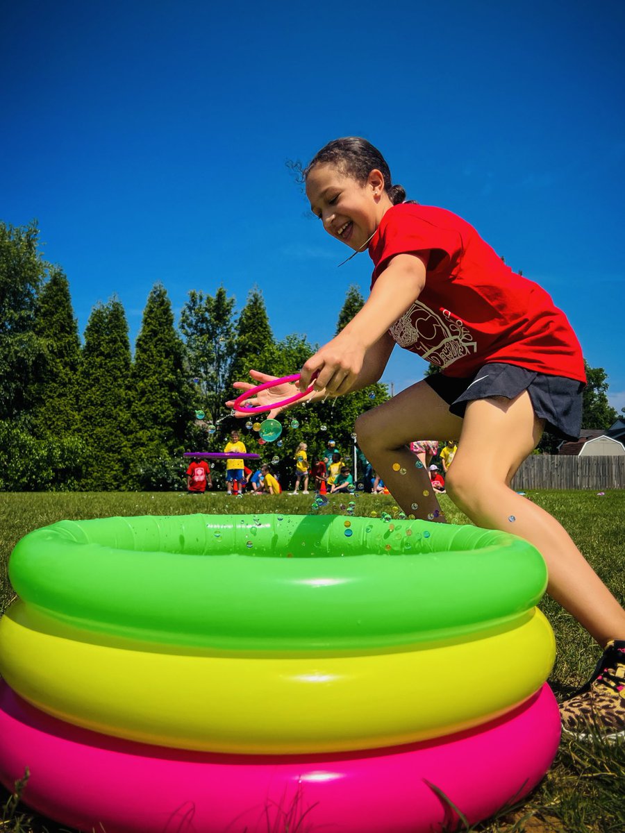 Ms_R_Ferguson's tweet photo. Action Shot from the #Orbeez #Ring #Relay from #FieldDay 2023 ⁦@AlexRKennedy1⁩ ⁦@JCPSKY⁩ #WeAreJCPS #WeAreARK #FunatSchool #LearnandPlay https://t.co/PanZdE4NSr