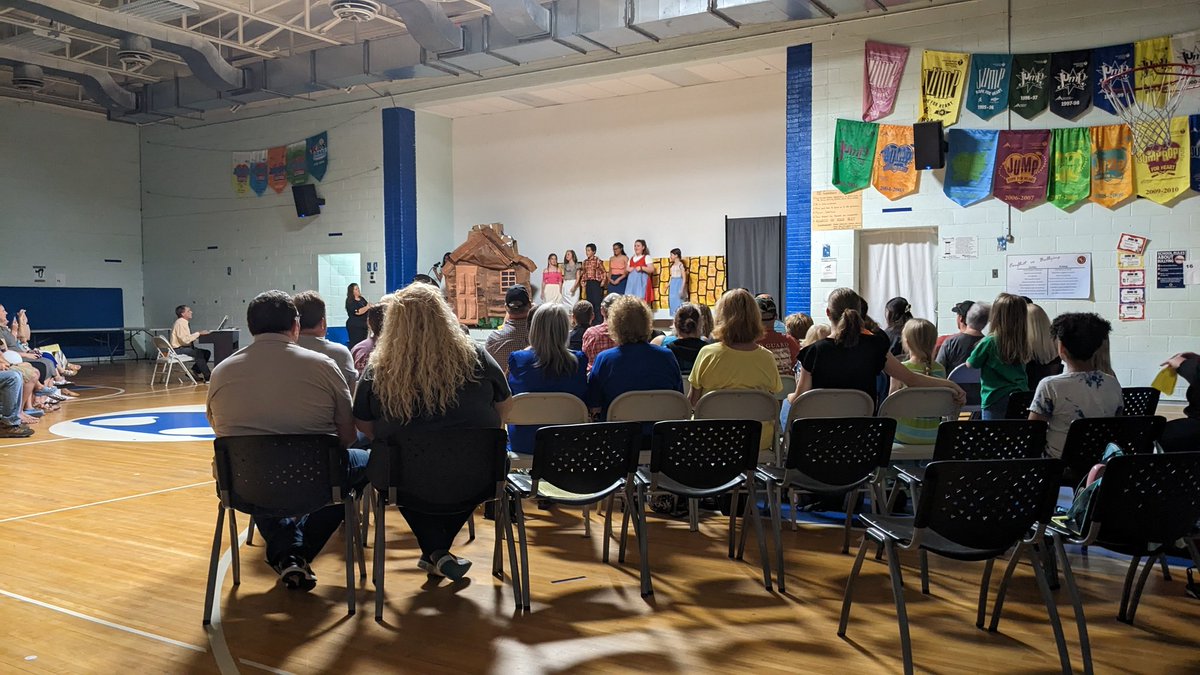 It's a packed house as the curtain goes up at DES for the 5th grade performance of Wizard of OZ! Very grateful for the community support of our students! <a href="/DLWeeks83/">Danny L. Weeks, Ed.D.</a> <a href="/ErnestineAdams/">Ernestine Adams</a> <a href="/Desbears/">Dickson Elementary</a>