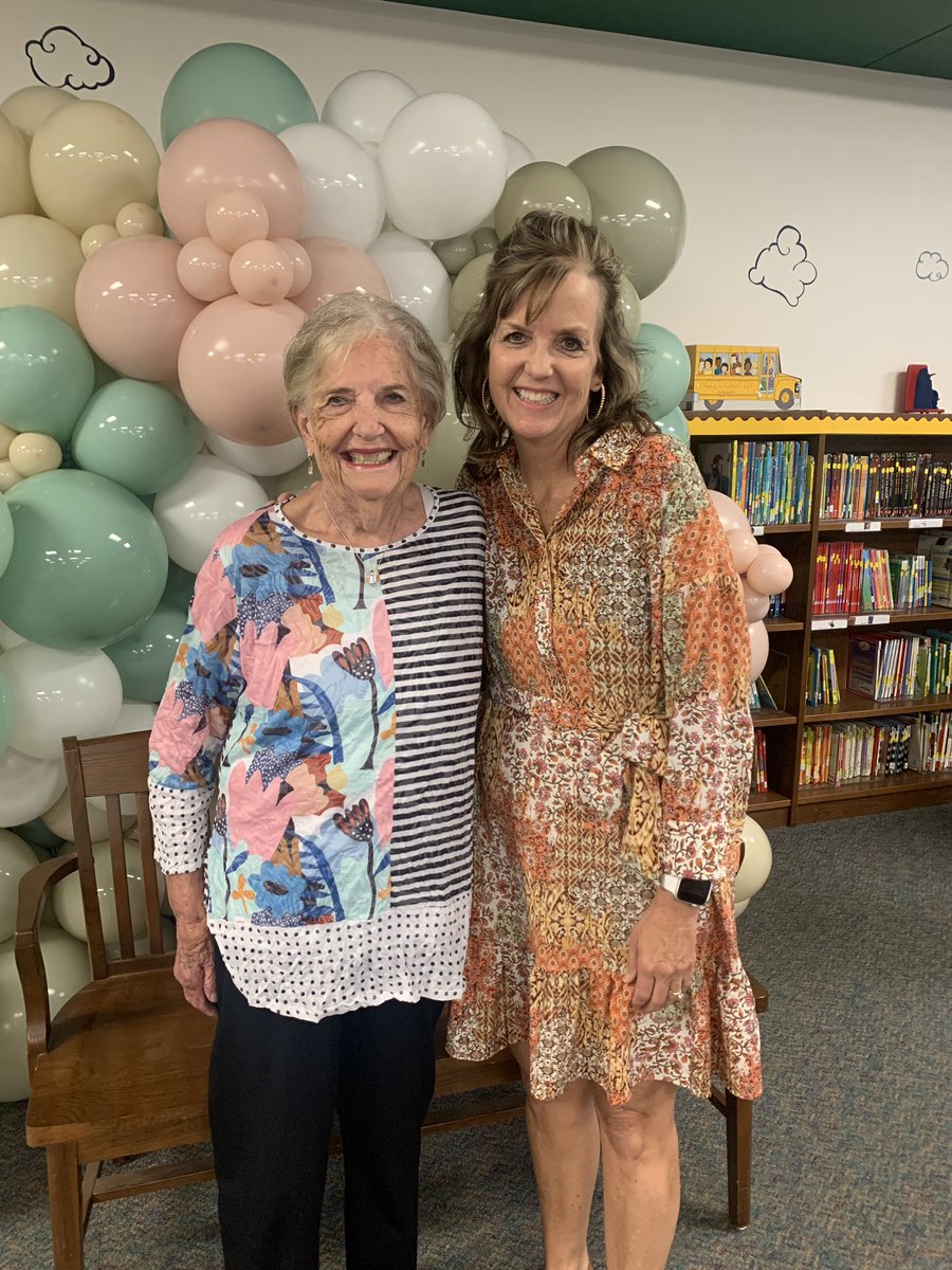 CantonElem tweet media