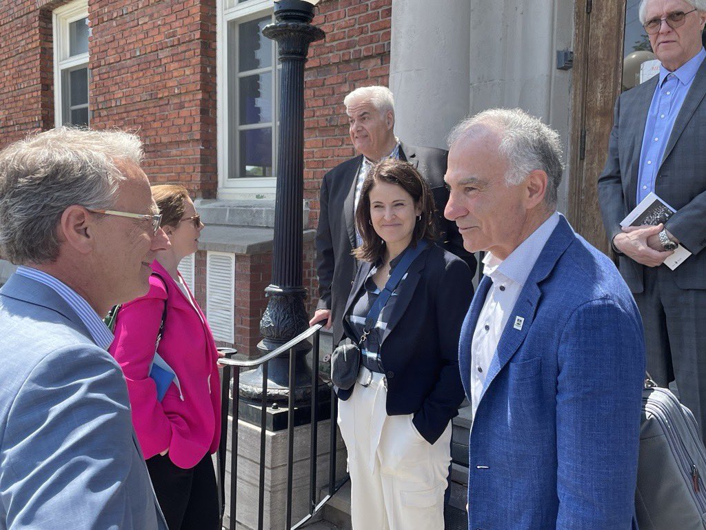 UMQuebec's tweet photo. Le président de l’#UMQ Martin Damphousse était de passage à @mtlouest aujourd’hui, à l’invitation du maire et administrateur de l’Union @BenyMasella, pour y rencontrer les élues et élus de @BanlieueMtl dans le cadre de sa tournée du Québec 2023.

#polmun #TournéeUMQ https://t.co/9Gk4Jlq9wj