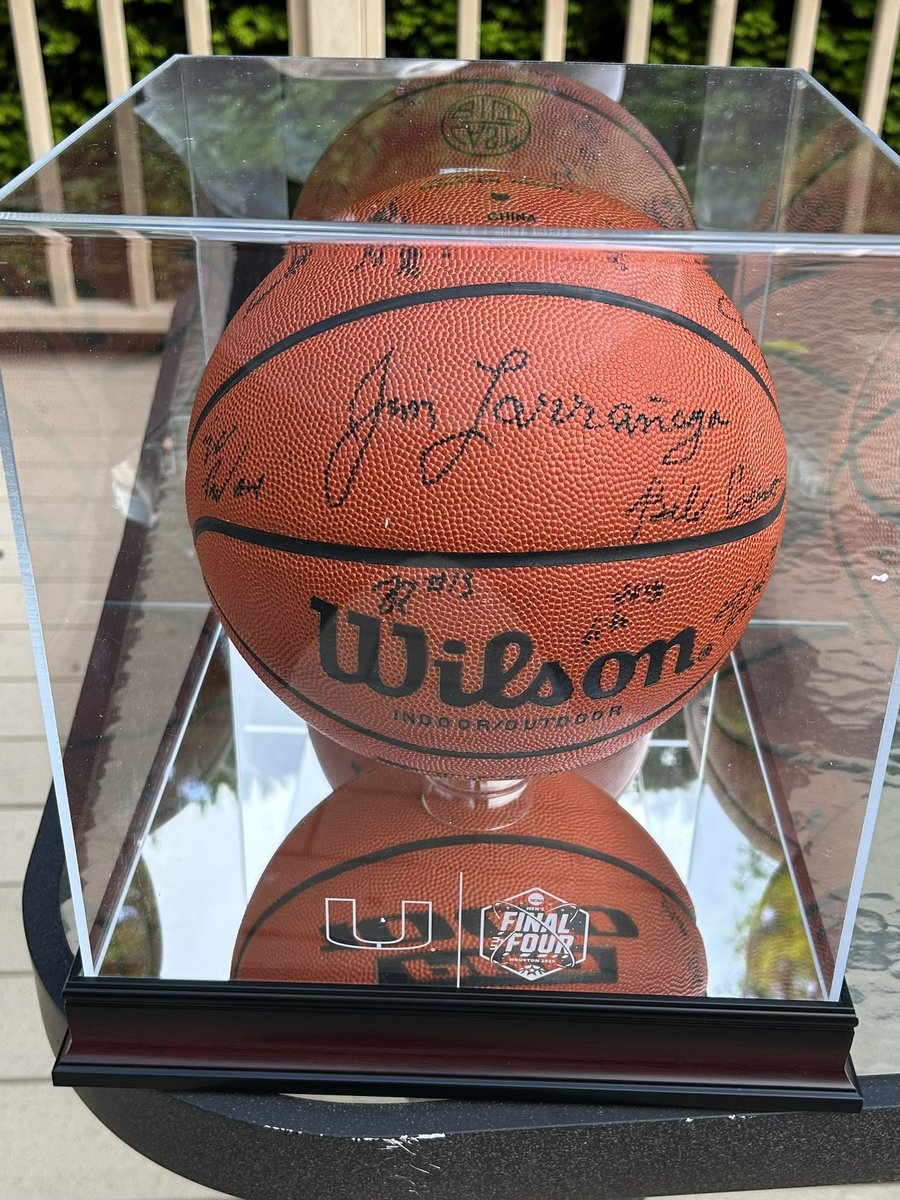 strauzer's tweet image. The perfect birthday gift from my family! @CanesHoops ball signed by the #FinalFour2023  squad!