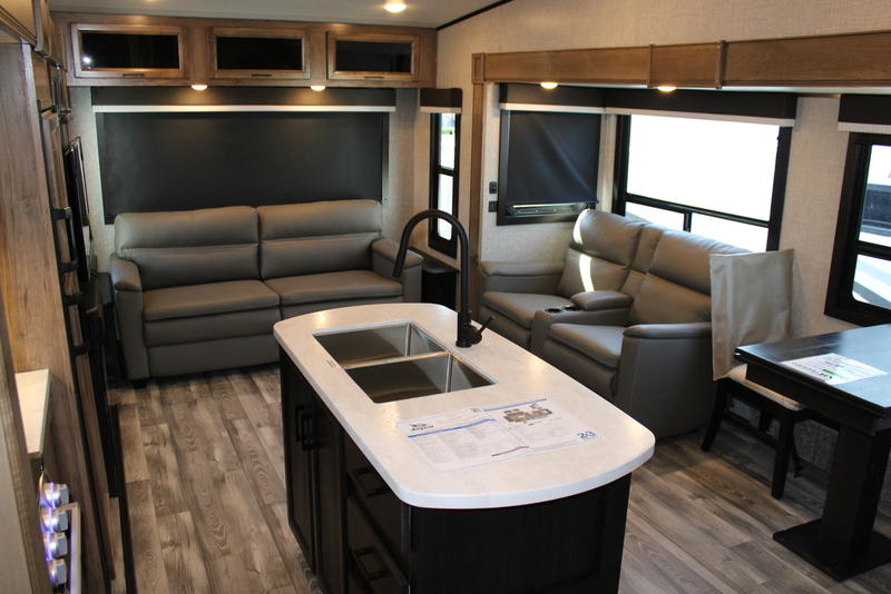 CanopyCountryRV's tweet photo. #towedtuesday @ #canopycountryrvcenter

The Eagle HT Fifth Wheel by Jayco is lightweight and easy to tow. Pre-wired for an inverter, easily add one to run your rig on batteries and enjoy off-grid capabilities. Come see it today!👍😃
#hugesavings #LetsJayco #rvlife #gorving https://t.co/txCQlJyPVv