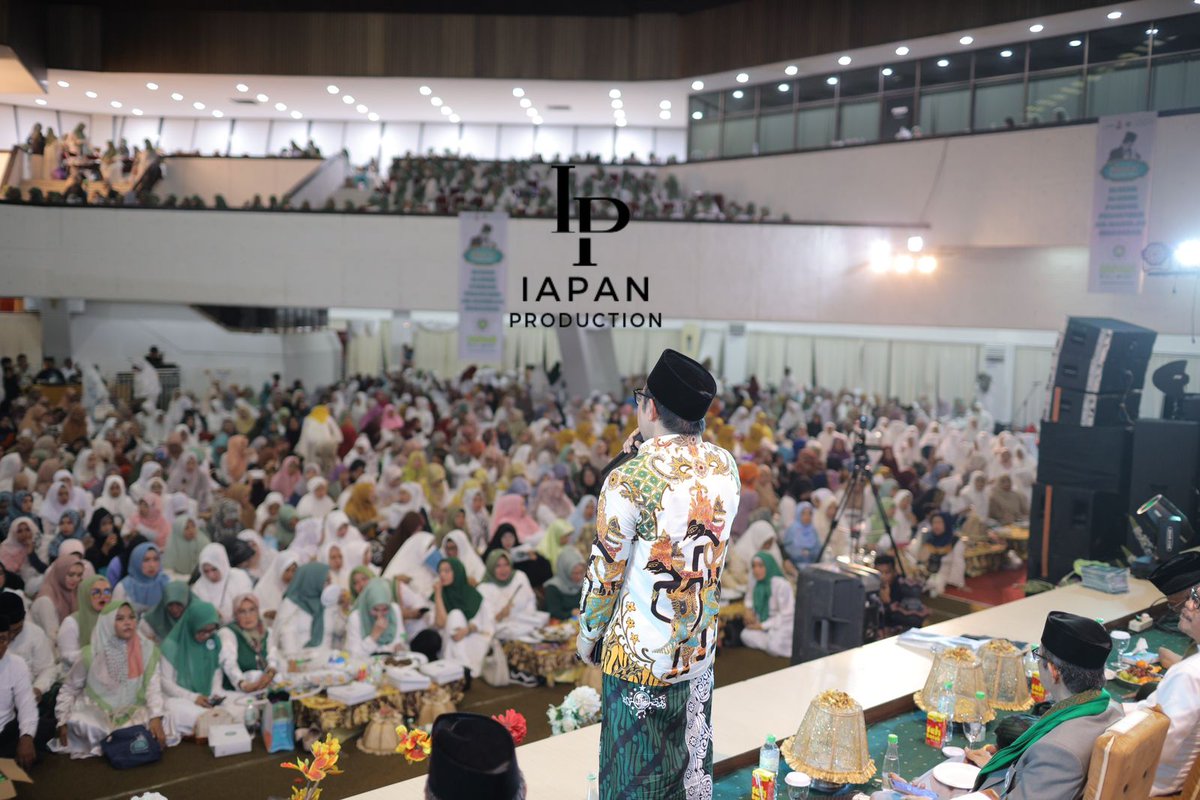 Ewako Gus Imin <a href="/cakimiNOW/">A Muhaimin Iskandar</a> Insya Allah berkah atas doa para santri