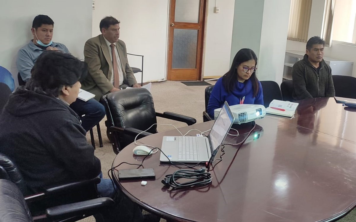 arlemlovera82's tweet photo. Hoy, sostuvimos una reunión de coordinación para la realización del Primer Seminario Nacional de Socialización de Normativas Interinstitucionales, con la finalidad de promover y revalorizar nuestra sagrada hoja de #coca. 
#ArlemLovera
#VCDI
#DIGCOIN
#EstamosSaliendoAdelante https://t.co/OWx5XnyQg9