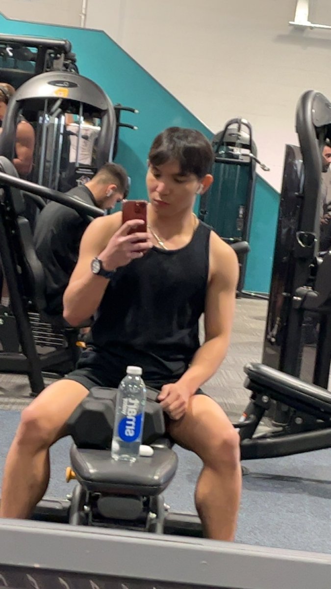 jaydee0129's tweet photo. getting these muscles pumping 💪🏼 
#fitness #gay #gayteen #gym https://t.co/fhWXLKs3mr