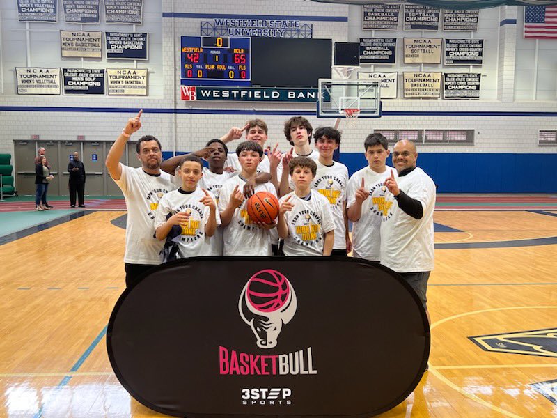 nextupbasketba2's tweet photo. NextUp 8th Grade at @BasketBullhoops Hall of Fame Spring Classic. #jrhoophall #eastbay https://t.co/EQPcTYpzLL