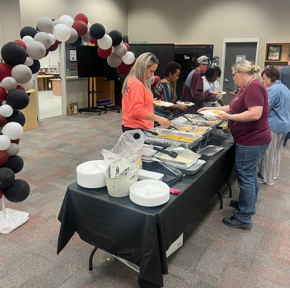 WestCMSPTA's tweet photo. WCMS teachers &amp; staff enjoyed their last full day of school with a Mexican fiesta catered by Tacos For Life and drinks provided by Rachelle Maier, Crye-Leike Realtors.  Thanks Kim Omrani, PTA Teacher &amp; Staff Appreciation Chair, for organizing! 

#wcmspta #colliervilletn https://t.co/MaNL5F8hrR