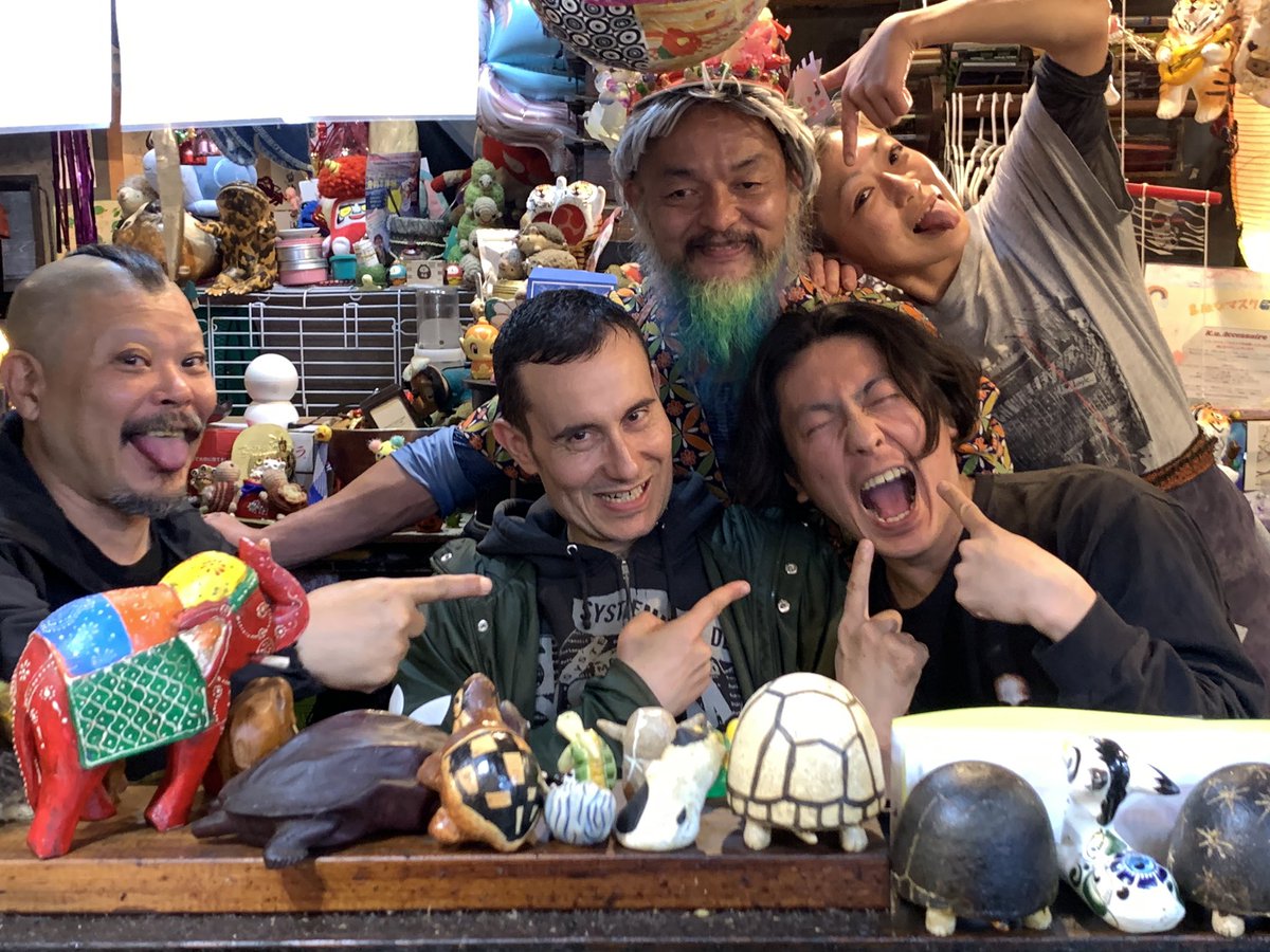 KandarivasT's tweet photo. wonderful time with @ishiya_148 & Giulio( @foadrecords ) at @_izakayagenki of KANDA!!
thank you so much☺️
#foadrecords
#forward
#deathside
#cripplebastards
#hardcore
#grindcore
#yasaiizakayagenki
#kandarivas
#obliterationrecords https://t.co/IihY1wnr0Q