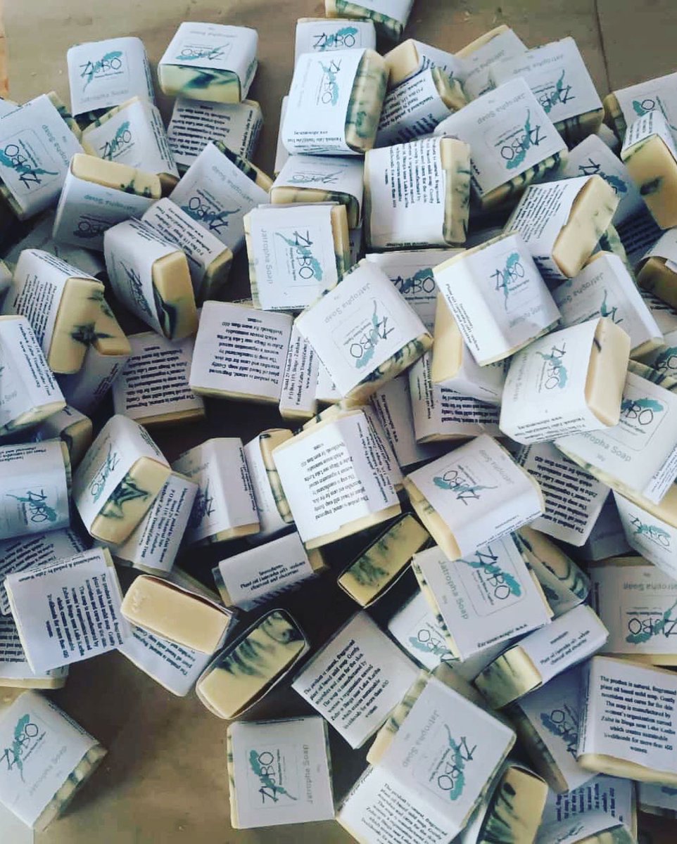 ZuboTrust's tweet photo. The power of teamwork. Check out these pieces produced in the Zambezi valley. 

#naturalisthewaytogo #💯natural-soap #kindtotheskin #skincare #skincareroutine #binga #hospitailtyclients #happyclients #bingatobulawayo https://t.co/OCuZ9hNiNr