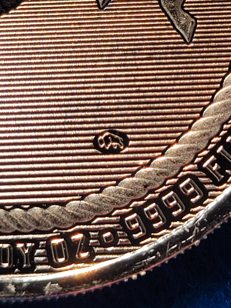 coinking87's tweet image. Finally received my @scottsdalemint cowboys! Definitely worth it! 🔥 
#scottsdalemint #silver #lion #silversqueeze #cowboys #bullion #preciousmetals #coins #rounds