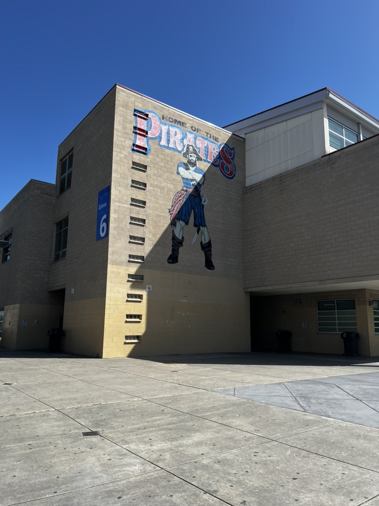 JoshfromBlast's tweet photo. Arrgh… 
We’re back for year ✌🏼@SanLeandroHigh 
#changingfundraising #raisemorekeepmore #joshfromblast https://t.co/P95N6pDzcW