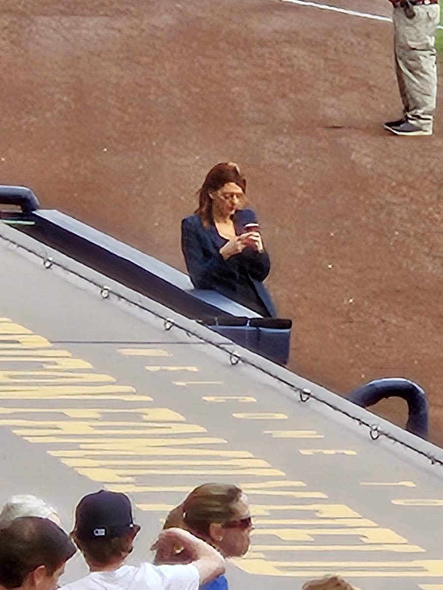 mvasquez2301's tweet photo. @JuliaMorales How about a pic? https://t.co/u7hGE4ubGg