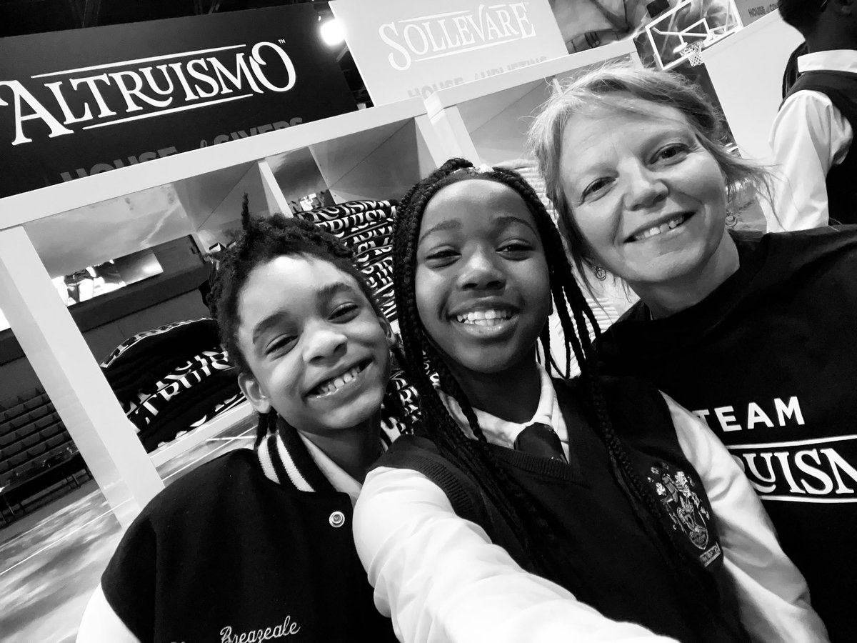 ShrevesSafari's tweet image. #RCAExpo was insanely inspiring! Love the #StudentDiscourse in and out of the classroom. #Altruismo Feel very honored to attend!