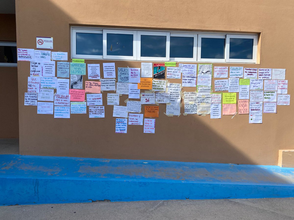 Erandi_LyL's tweet photo. El día del estudiante para los alumnos del departamento de Humanidades de la #UABCS fue un día de protesta. Se intenta visibilizar lo que está ocurriendo dentro de la institución, la censura, el abuso de poder, el favoritismo... https://t.co/1lIvlv6HAw