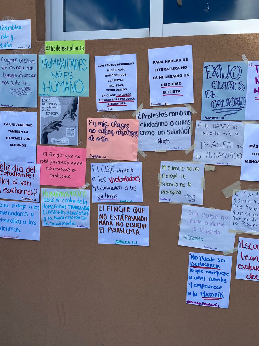 Erandi_LyL's tweet photo. El día del estudiante para los alumnos del departamento de Humanidades de la #UABCS fue un día de protesta. Se intenta visibilizar lo que está ocurriendo dentro de la institución, la censura, el abuso de poder, el favoritismo... https://t.co/1lIvlv6HAw