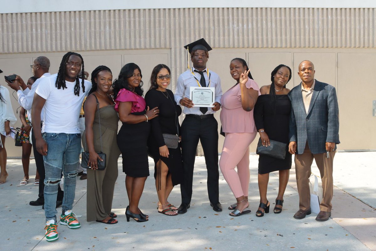 Bill Charles tweet media