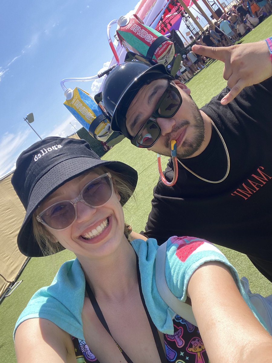 evolvingsav's tweet image. Week dump from camp EDC - drinks with #beatboxfam @BeatboxBevs  #weekenddump