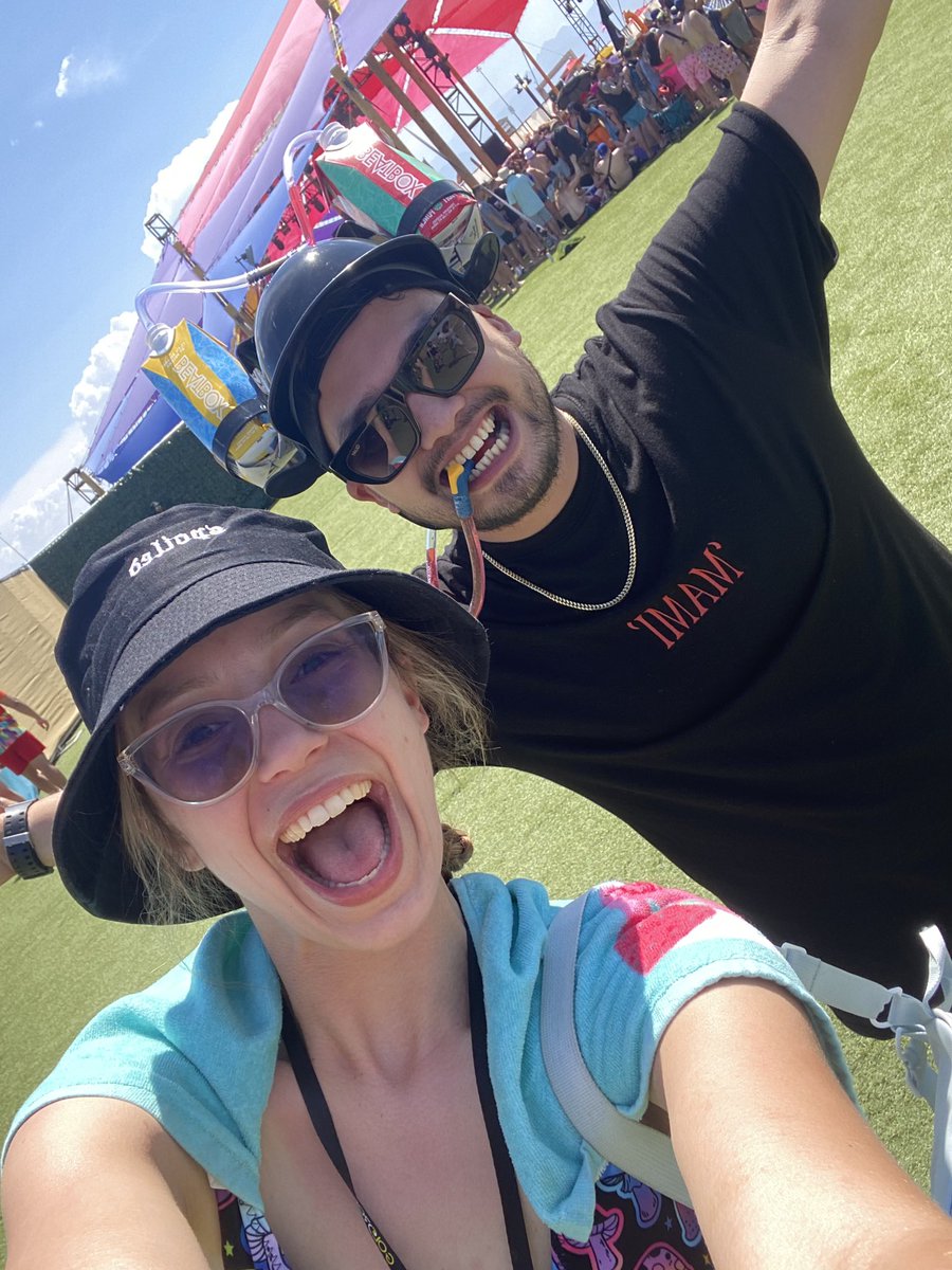 evolvingsav's tweet image. Week dump from camp EDC - drinks with #beatboxfam @BeatboxBevs  #weekenddump