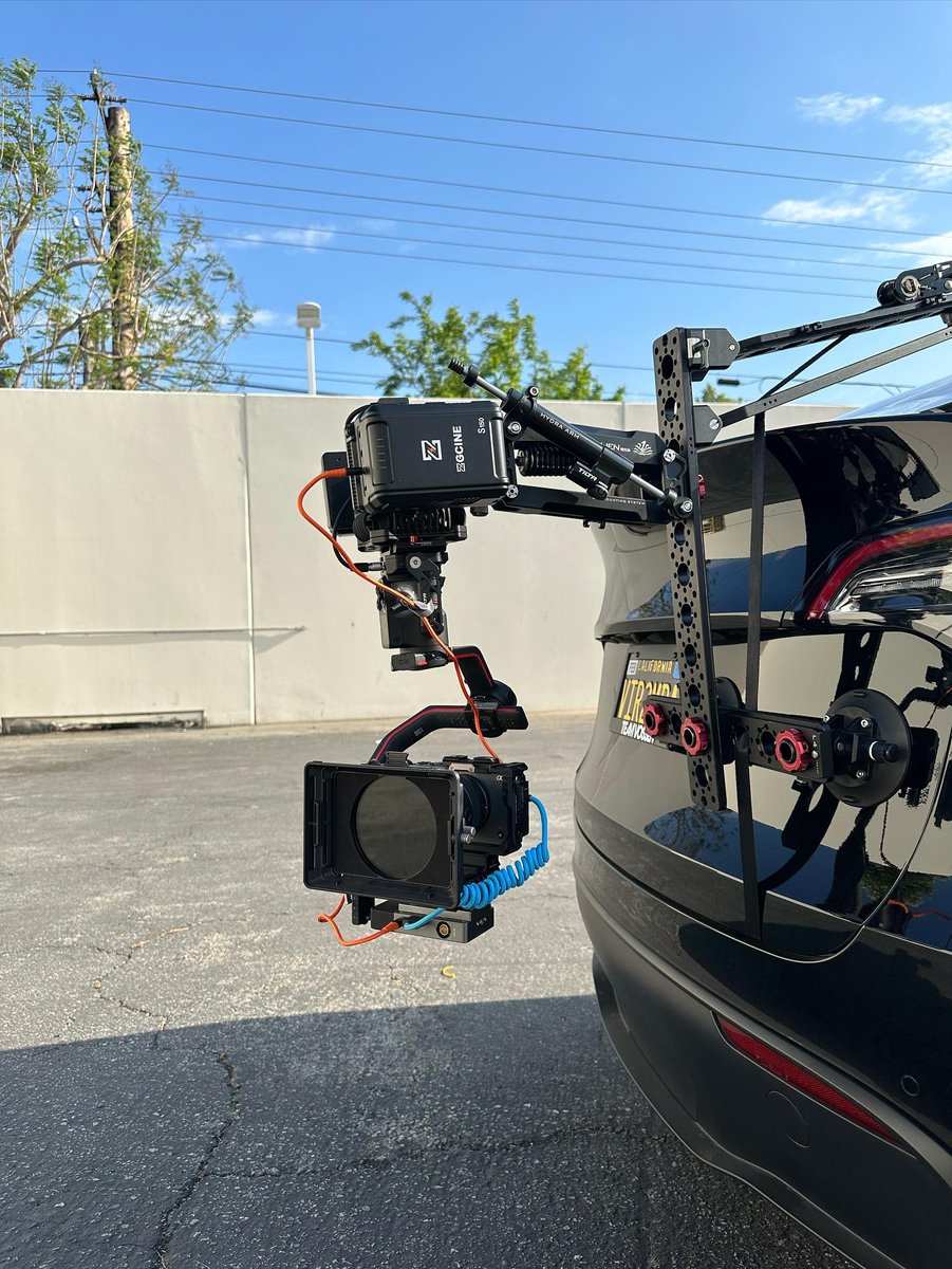 ZGCINE_Global's tweet photo. ZG-S150 V-Mount Battery + tiltamax Hydra Alien Car Mounting System,Got some epic, ultra smooth shots coming... 🎥🎥
#zgcine #zgcinevmount #vmountbattery #vlockbattery #camerabattery #cinebattery #sonyfx30 #filmmaking #filmphotography #djironin #hydraalien #carmount https://t.co/qMy4vPJ7Gr