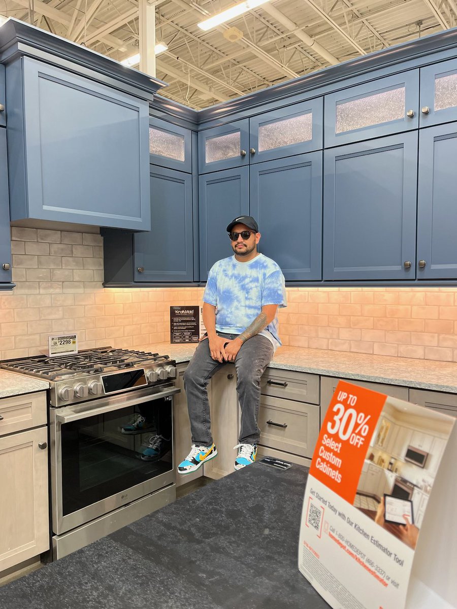 BreakfastBod's tweet photo. I had to grind hard for this. Look at my now #hardwork #wemadeit #realkitchen https://t.co/BRMDzqBdDr