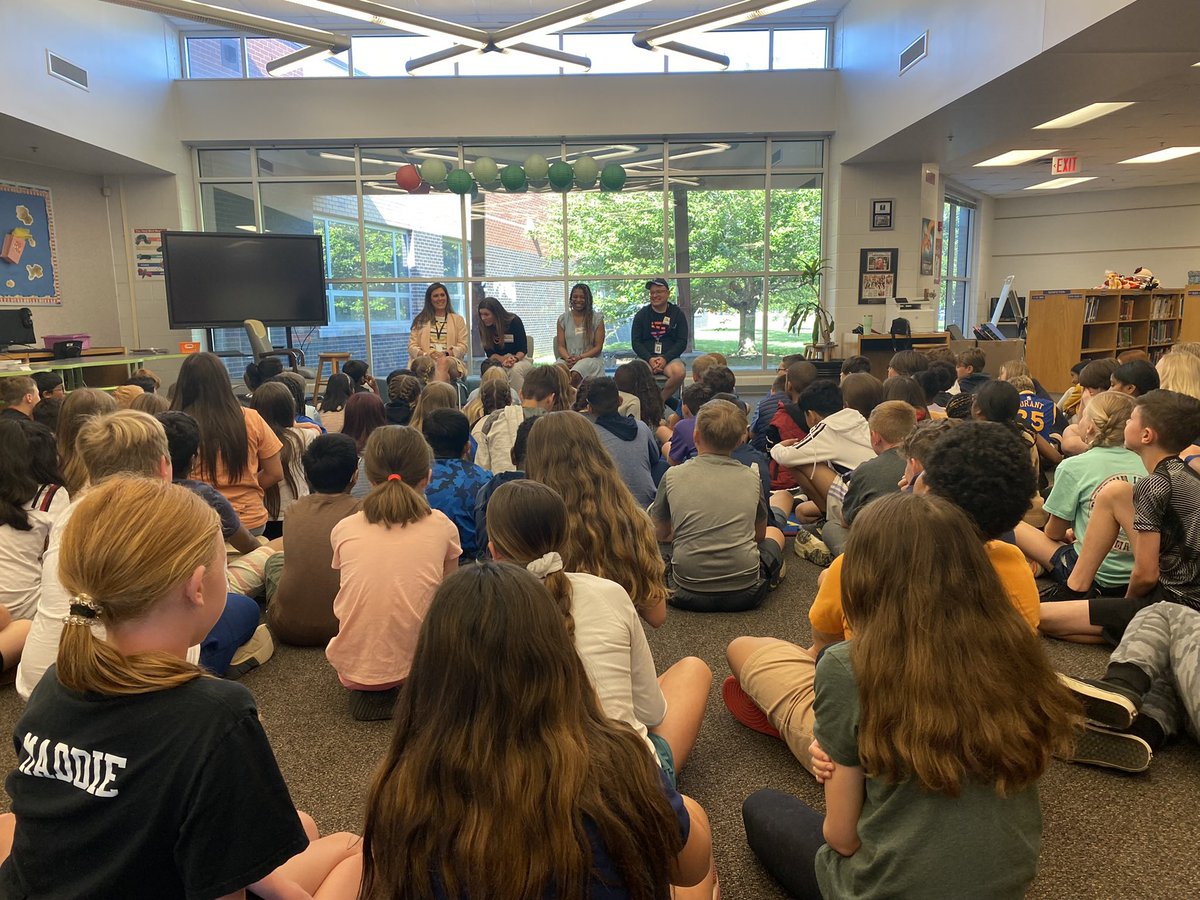MrsJacksonAP's tweet photo. @KaraJo_Ammerman @rickert_e @StopherSharks @EchoTrailMiddle Thank you to @EchoTrailMiddle, @CrosbyMiddle, and @WMSFA for talking to our 5th graders! You all have some amazing @StopherSharks students heading your way! #DynamicStopher @MelissaLShearon https://t.co/EcMjfI9Nbk