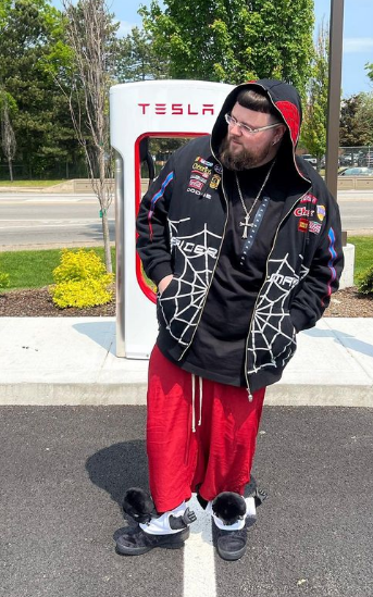 rekki1x's tweet photo. @lovesods niggas dress like this and swear they're part of the crew https://t.co/ryQTKS8cBm