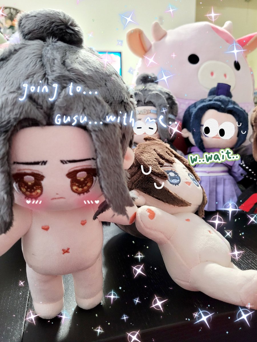 PrinceToybox's tweet photo. Wangxian dolls have magnets in their hands. Lan Wangji won't   to ever let Wei Wuxian go out his sights again! (⁠｡⁠･⁠ω⁠･⁠｡⁠)⁠ﾉ⁠♡ https://t.co/Qst68lcO2i