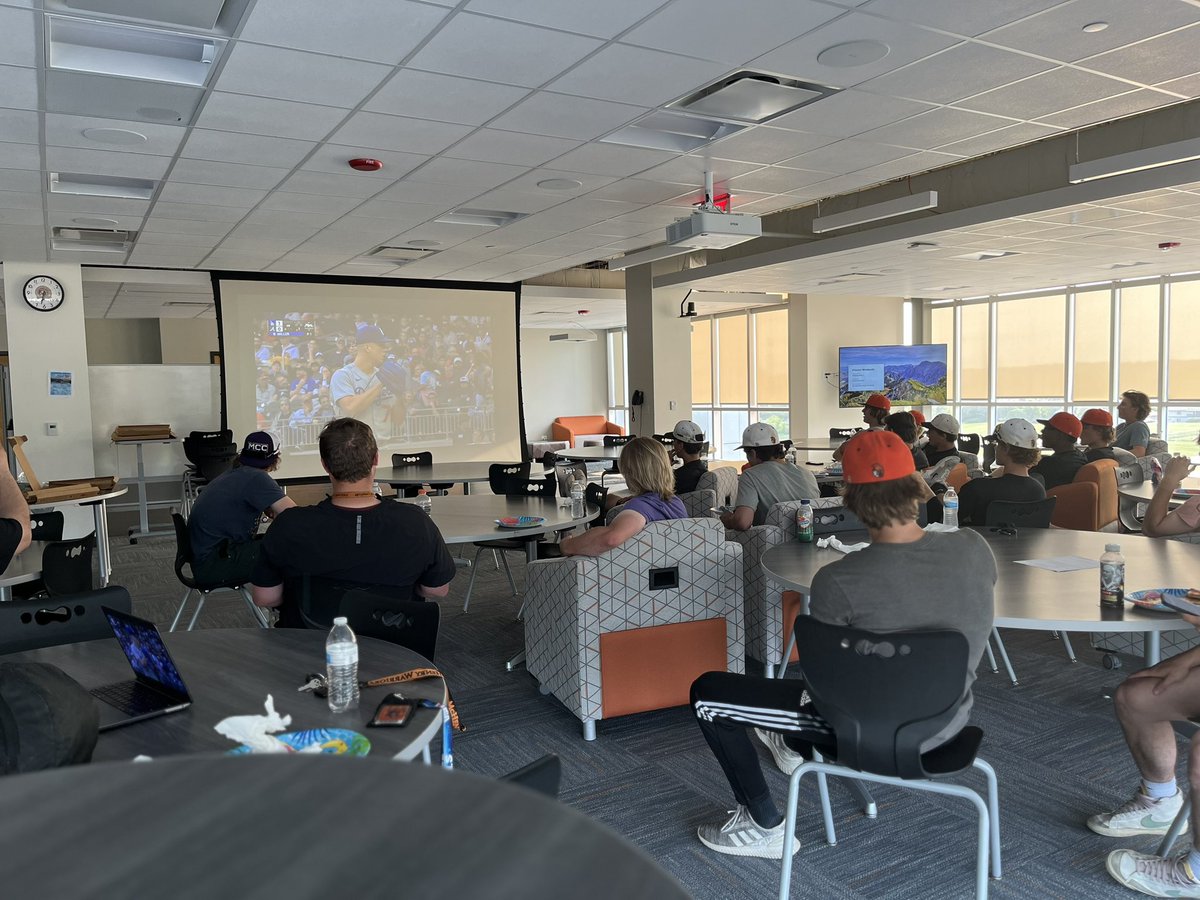 Cody_Freund9's tweet image. Got the guys up in the Warrior Room tonight for a pre regionals team dinner to watch our guy @BMilled15 make his MLB Debut! #WorkWins 

Shout out to @amandacohn9 for getting the guys some Antioch Pizza! 

@mchenrybaseball @ZjBadge32 @MrRobNiemic @Mr_Vollmert