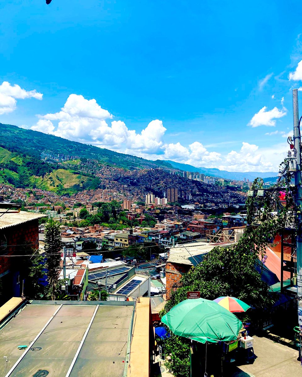 lyosapp's tweet photo. More Communa 13 Medellín 🇨🇴 #communa13 #medellin #colombia #streetart #graffiti #views #backpacker #backpackingsouthamerica #nomad #digitalnomad #mochileros #travel #travelphotography #travelblogger #lyos #liveyourownstory https://t.co/htgR7pEjzV