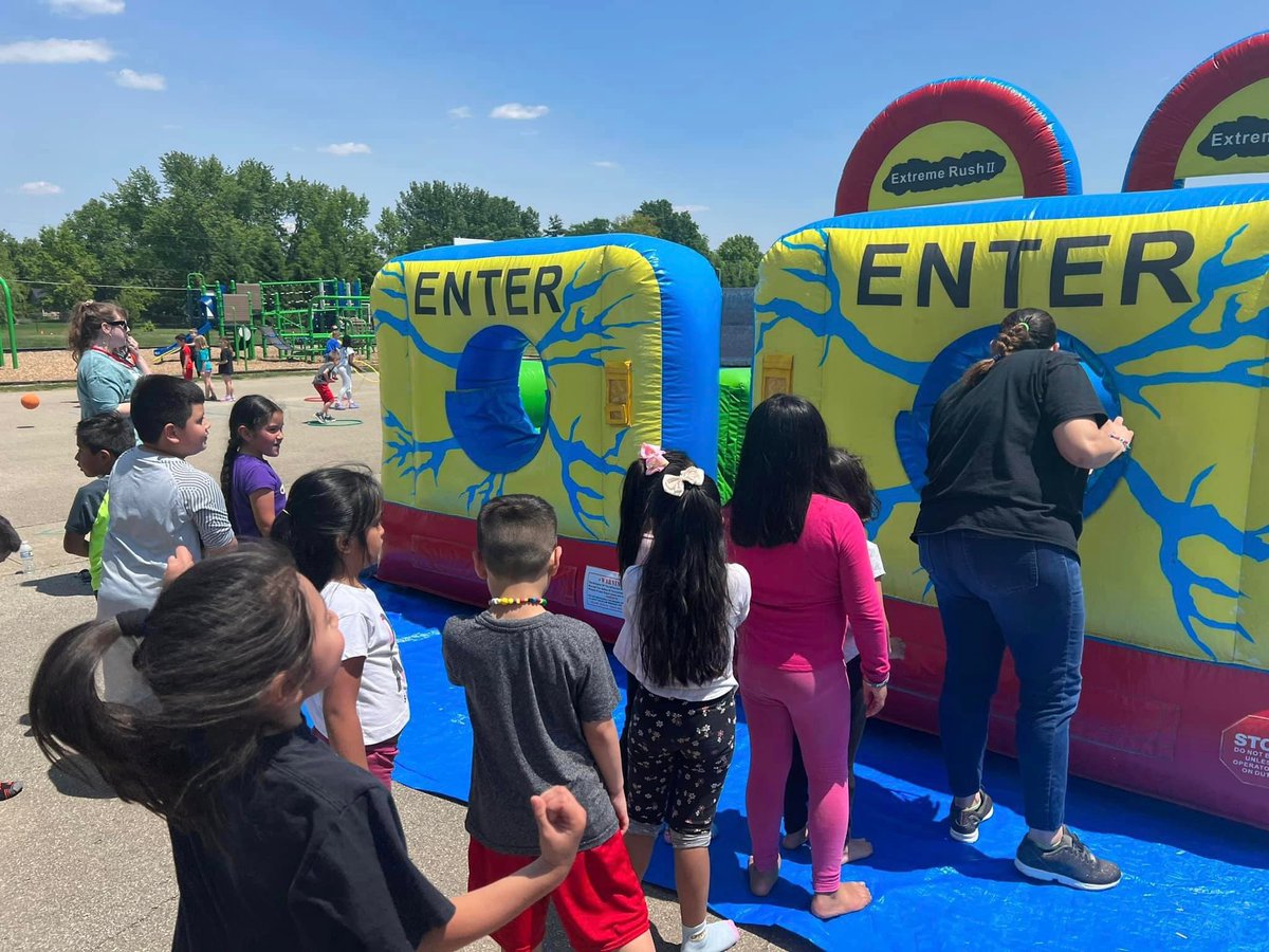 MaryCastleElem's tweet photo. 🌏FIELD DAY🌏 Grades 1️⃣, 2️⃣, 3️⃣
☀️MEC Students had a great afternoon at Field Day! 22 Stations kept our students active & engaged. Competitive fun had by all! ☀️🏐🏀
#resetMEC https://t.co/NsDB4K4L89
