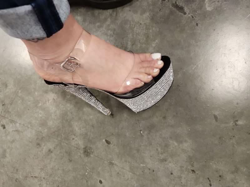 LivSolely's tweet photo. #footfetish              
#feet                   
#instafoot                       
#Instagirl                                     
#footsub 
#feetlovers            
#feetworship      
#foot                               
#feetporn                                
#prettyfeet https://t.co/sAdGt8pnU1