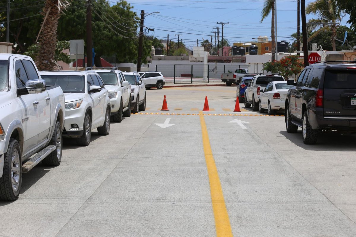 👷‍♀️ #ENTÉRATE: Están por entregar 15 calles pavimentadas en las colonias de Los Venados y Buganvillas de #CaboSanLucas; recientemente se inauguró la calle Hojazen >> bcsnoticias.mx/se-entregaran-…