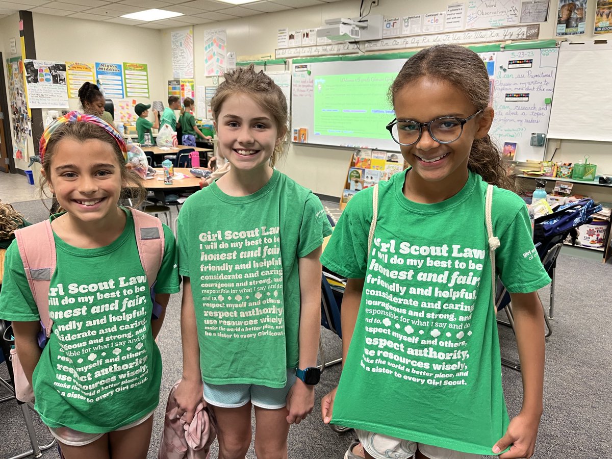 KGlee3's tweet photo. From sharing our lunchtime together to Ms. Grissom scoring a touchdown, Super Games was SUPER!  We had kiddos twinning and smiles all around. Moments to remember for sure💕 https://t.co/FwKcbSrOWG