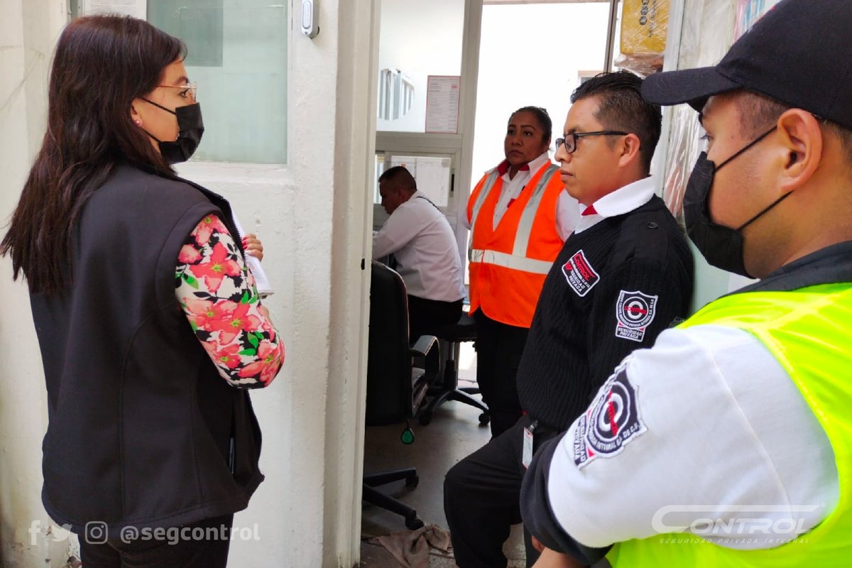 segcontrol's tweet photo. La Ruta Control de hoy recorrió servicios ubicados en las alcaldías Iztapalapa y Tláhuac de la CDMX; donde visitamos a nuestros Guardias Control para conversar sobre nuestra Cultura Organizacional, reforzando así la cercanía con ellos.
#RutaControl #YoSoyControl #GuardiaControl https://t.co/HZSTNBn1Tq