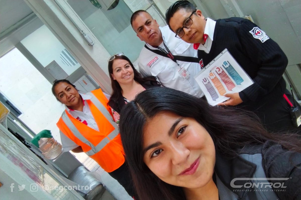 segcontrol's tweet photo. La Ruta Control de hoy recorrió servicios ubicados en las alcaldías Iztapalapa y Tláhuac de la CDMX; donde visitamos a nuestros Guardias Control para conversar sobre nuestra Cultura Organizacional, reforzando así la cercanía con ellos.
#RutaControl #YoSoyControl #GuardiaControl https://t.co/HZSTNBn1Tq