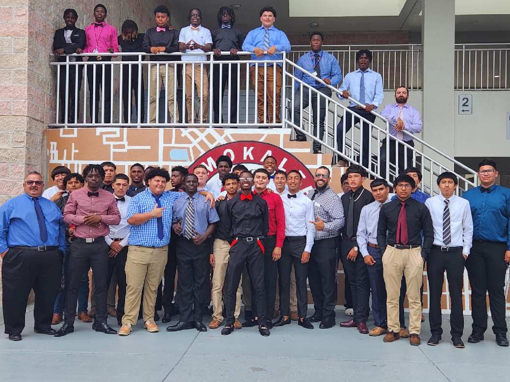 CoachDelgado61's tweet photo. First Tie Tuesday 👔 of 2023 and the Tribe killed it!
Proud of y'all looking like men! 👏
@ImmokaleeFB
#GoodLookinGroup
#GoodName
#Believe https://t.co/URXxA6Pvy5