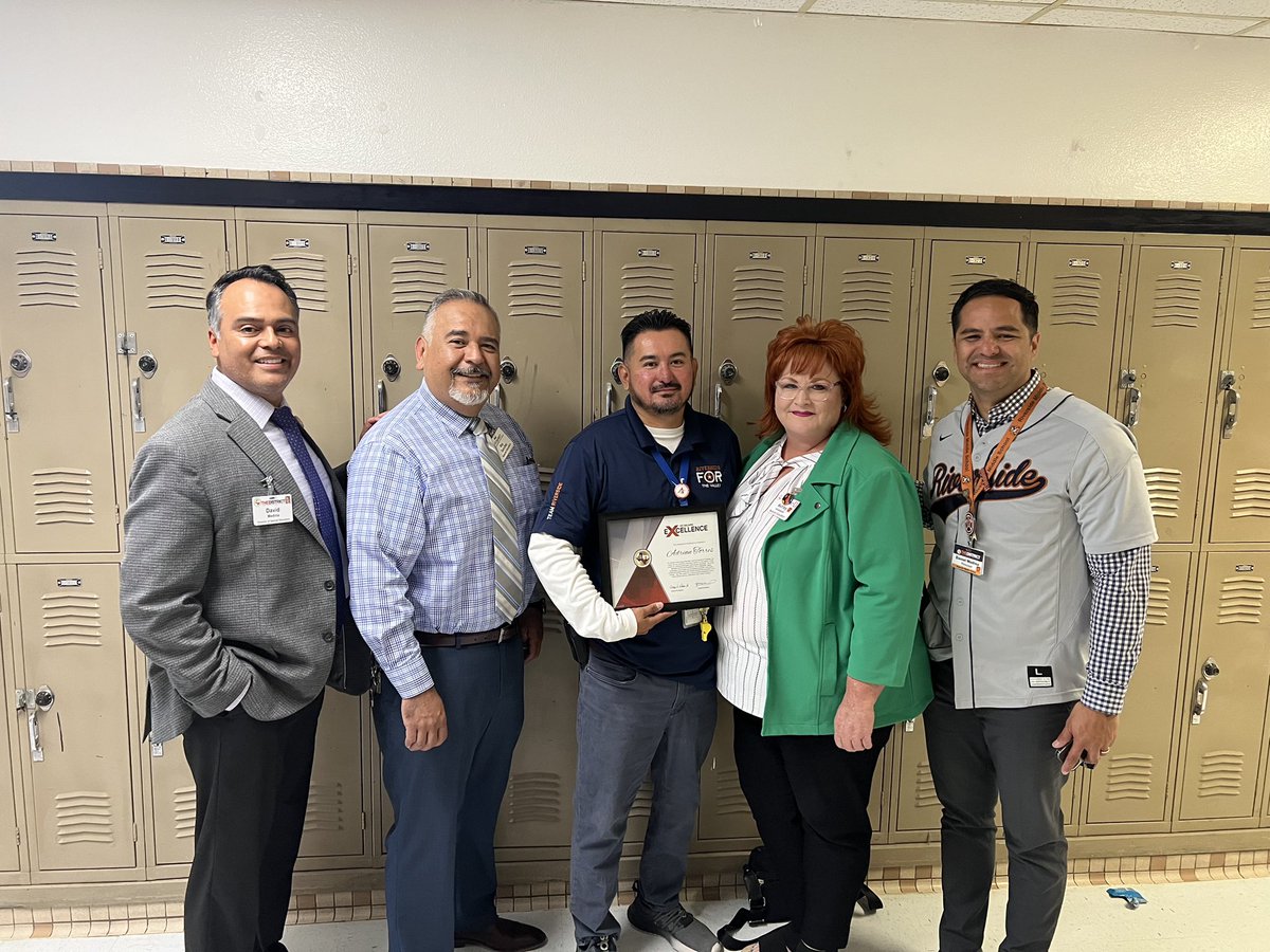 David Medina (@medina_dav) on Twitter photo Today we recognized an educator who has been instrumental in the success of a classroom. With the teacher out, Mr. Torres has supported his students and help them achieve success. Thank you Mr. Torres for your hard work. <a href="/YISD_SPED/">YISD_SPED</a> <a href="/BrendaChR1/">Brenda Chacon-Robles, Ed.D.</a> <a href="/FORtheValley_DM/">Daniel Medina</a> Today we recognized an educator who has been instrumental in the success of a classroom. With the teacher out, Mr. Torres has supported his students and help them achieve success. Thank you Mr. Torres for your hard work. <a href="/YISD_SPED/">YISD_SPED</a> <a href="/BrendaChR1/">Brenda Chacon-Robles, Ed.D.</a> <a href="/FORtheValley_DM/">Daniel Medina</a>