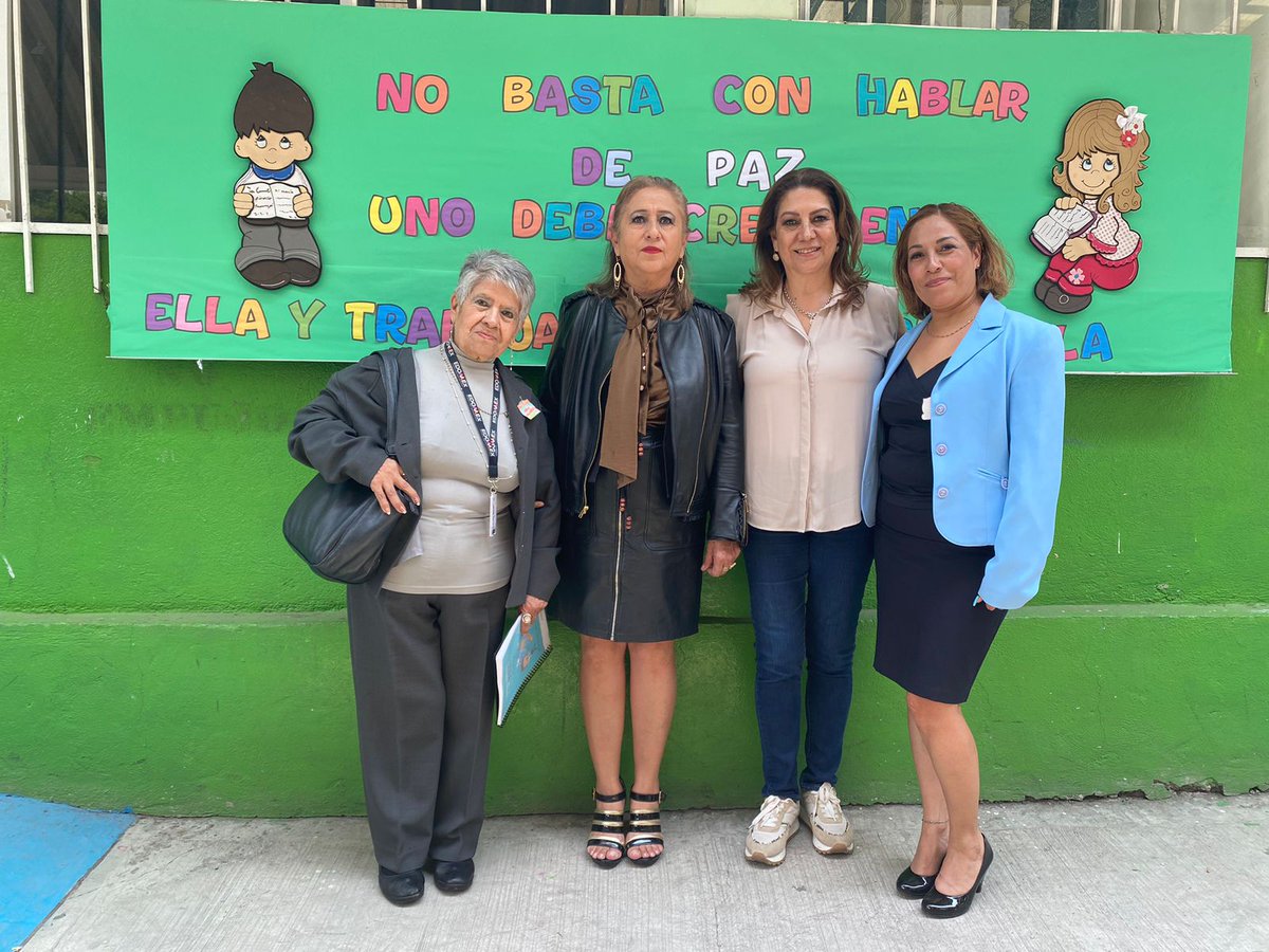 Mtralulusanz's tweet photo. El día hoy fue un gusto recibir a la Lic. Adriana Elizabeth Maria del Pilar Ozuna Rivero, Directora del Convive, en la Feria de Valores "Abriendo Espacios de Paz" 
La paz es el camino que conduce al modelo de Convivencia, al que aspira la humanidad!!! https://t.co/aVk8QaqdKJ