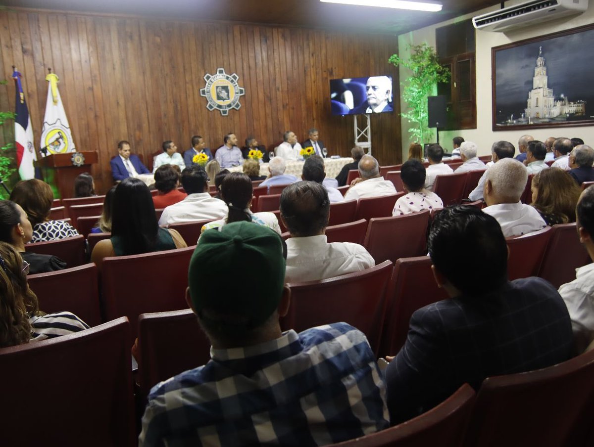 PedepeEspaillat's tweet photo. ADEPE celebra su Cuadragésimo Sexta Asamblea General Ordinaria Anual con importantes reconocimientos y avances. #Adepe @CesarRosario https://t.co/tL90pOU02n