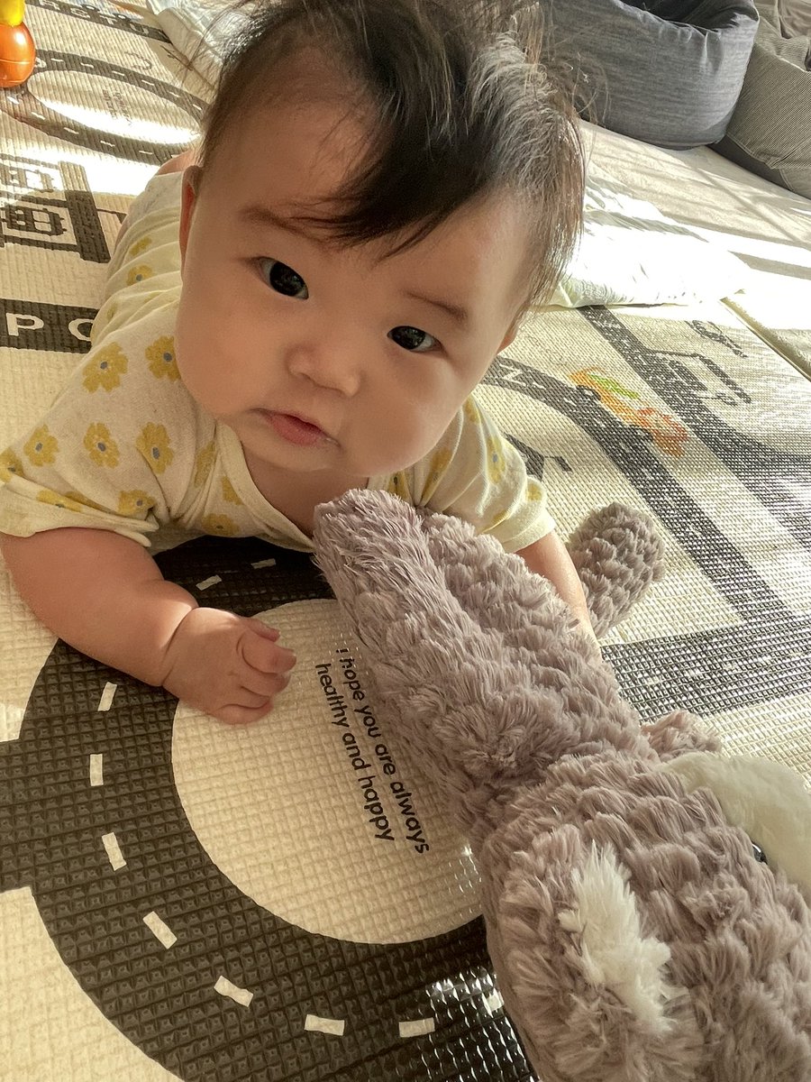 sayuki_d's tweet photo. 我が娘は早朝のミルクを飲んだらいつも9時前後まで爆睡しているので、早起きして起きてくるまでが私の時間🥴
今は発表会の準備に追われていますっ！！
提出書類やら全員分のお手紙やらなんやらかんやら！！！間に合え！！！！！！

🤣⚠️発表会は6月18日⚠️🤣 https://t.co/9jNRY2xp8F
