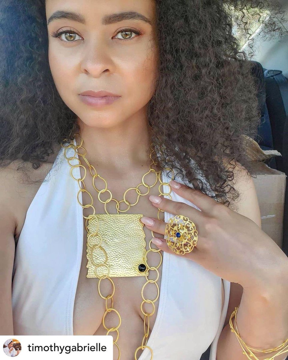 Amaya necklace along with adiraa and goddess Ring. What do you think of these jewelry designs from @mia_siya ?? 

#freespirited #trending #trendingjewelry #funjewelry #giftideas #graduate2023