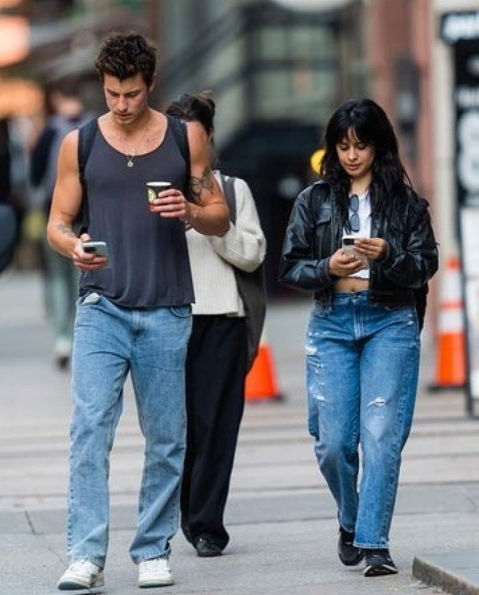 CCLMIDIAS's tweet photo. 📸 | Camila Cabello e Shawn Mendes hoje em Nova Iorque! https://t.co/pKkH6y2aIN
