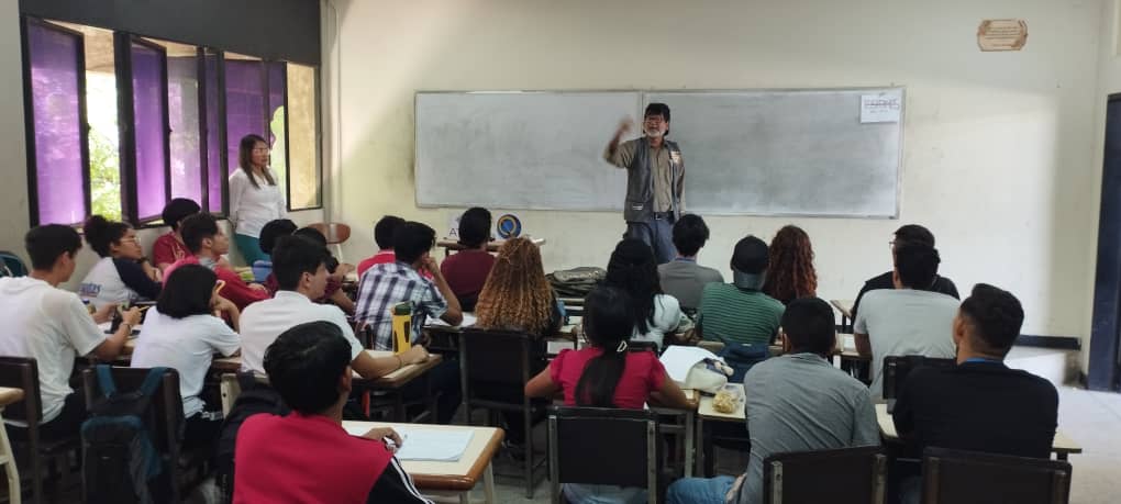 econintech's tweet photo. Hoy el Prof. Joel Torrez y el resto de nuestro equipo realizaron #Evento sobre #ProyectoDeEmprendimientoEnLaUniversidad #Econintech 
.
.
@AtlasNetwork @econintech @UCLAVen @UCLADCyT @elimpulsocom @laprensalara @notipromar @eldiario https://t.co/EnIRP8JTYT