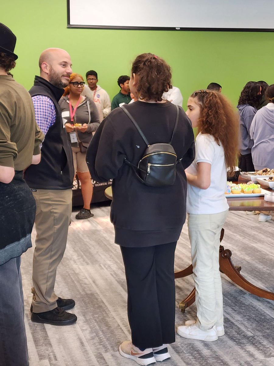 BereaBulldogsMS's tweet photo. ๐คStudents also honed their business etiquette skills by mingling with local community members at a mock business reception
๐คฉ Overall, students had a great time
โค๏ธ We are SO proud of our AVID students!
#lovesupportaccountability #workhardbekind https://t.co/PIMiF2wgmc