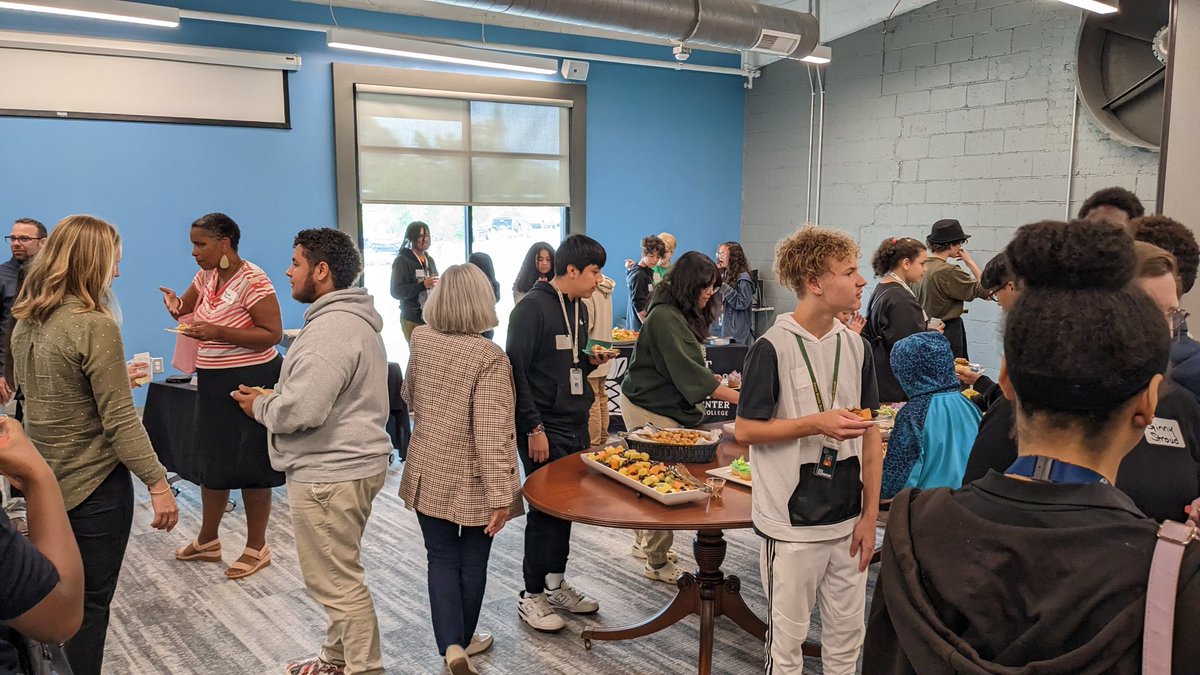 BereaBulldogsMS's tweet photo. ๐คStudents also honed their business etiquette skills by mingling with local community members at a mock business reception
๐คฉ Overall, students had a great time
โค๏ธ We are SO proud of our AVID students!
#lovesupportaccountability #workhardbekind https://t.co/PIMiF2wgmc