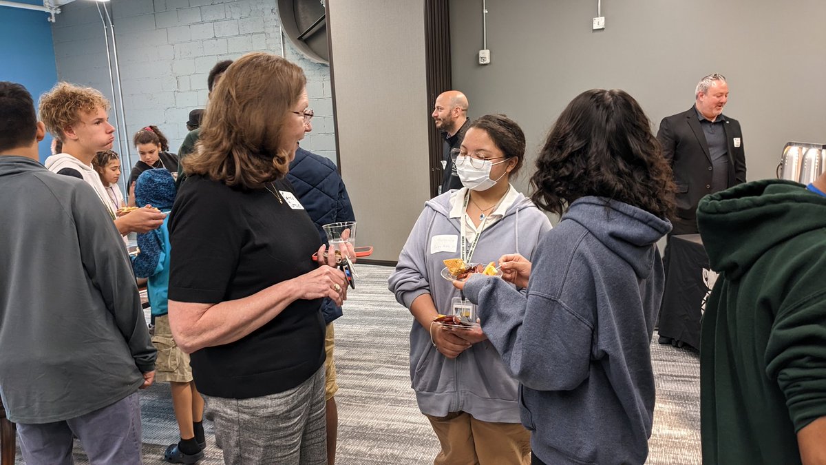 BereaBulldogsMS's tweet photo. ๐คStudents also honed their business etiquette skills by mingling with local community members at a mock business reception
๐คฉ Overall, students had a great time
โค๏ธ We are SO proud of our AVID students!
#lovesupportaccountability #workhardbekind https://t.co/PIMiF2wgmc